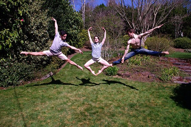 538976_4736421493735_887622338_n